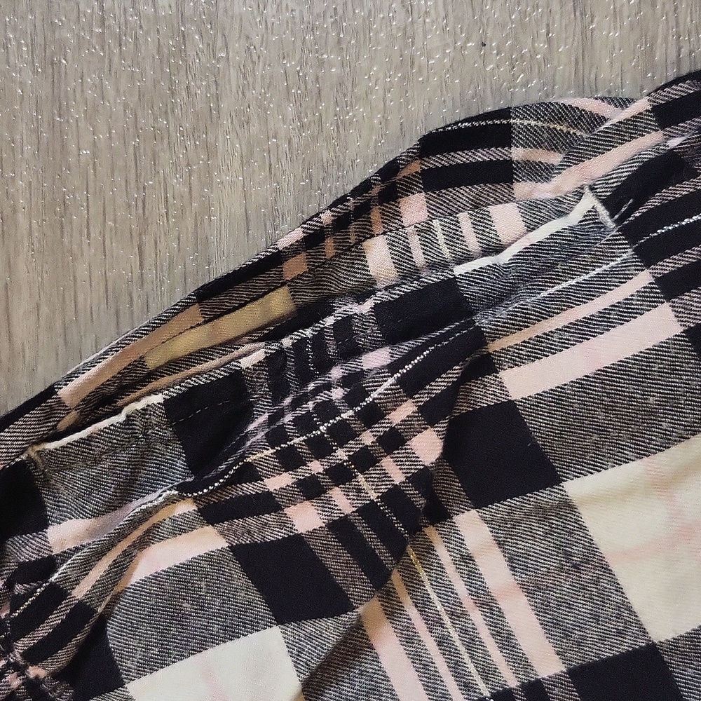 Victoria's Secret Black and White And Pink Plaid Pants - Picture 4 of 5